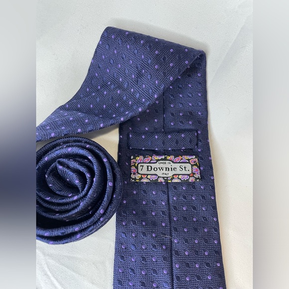 7 Downie St Silk Tie Geometric Dark Purple with Light Purple Dots Italy Preppy - Picture 6 of 7